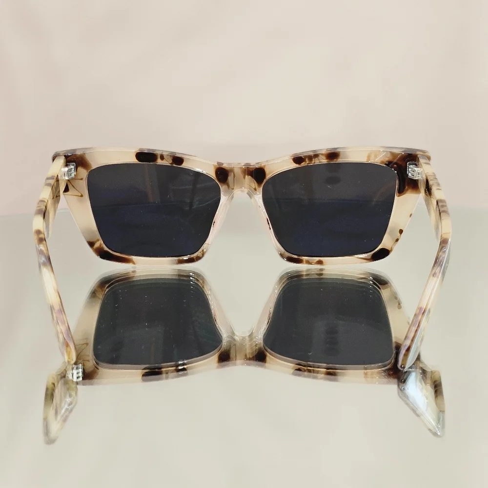 DIFF Eyewear Sunglasses x Krista Horton The Kolly Cream Tortoise Grey Polarized